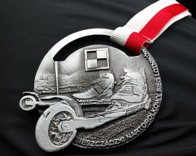 images/rok_2020/Bieg_Lotnikow_nartorolki_18102020_MEDAL.jpg bbl